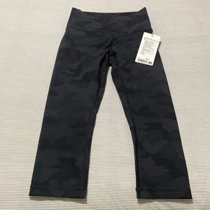 BNWT Lululemon Wunder Under HR crop